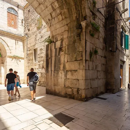 Golden Gate Luxury - Unique Unesco Location Apartament Split